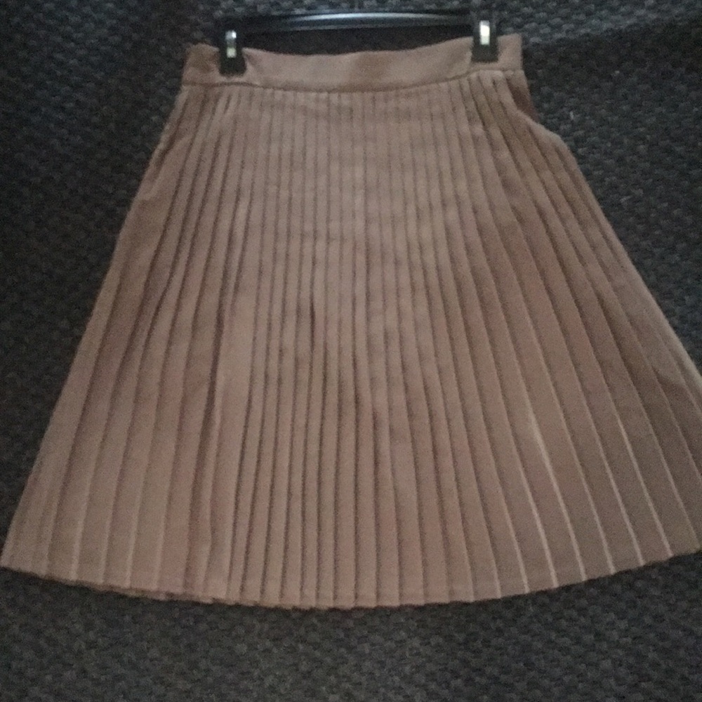 American apparel nude pleated skirt